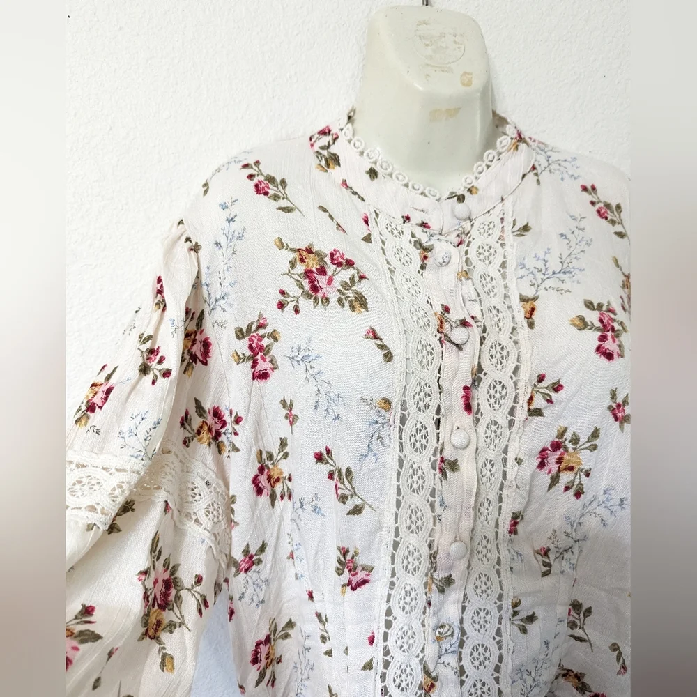 Angie Floral Lace Blouse - Cream and Red - Picture 7 of 10